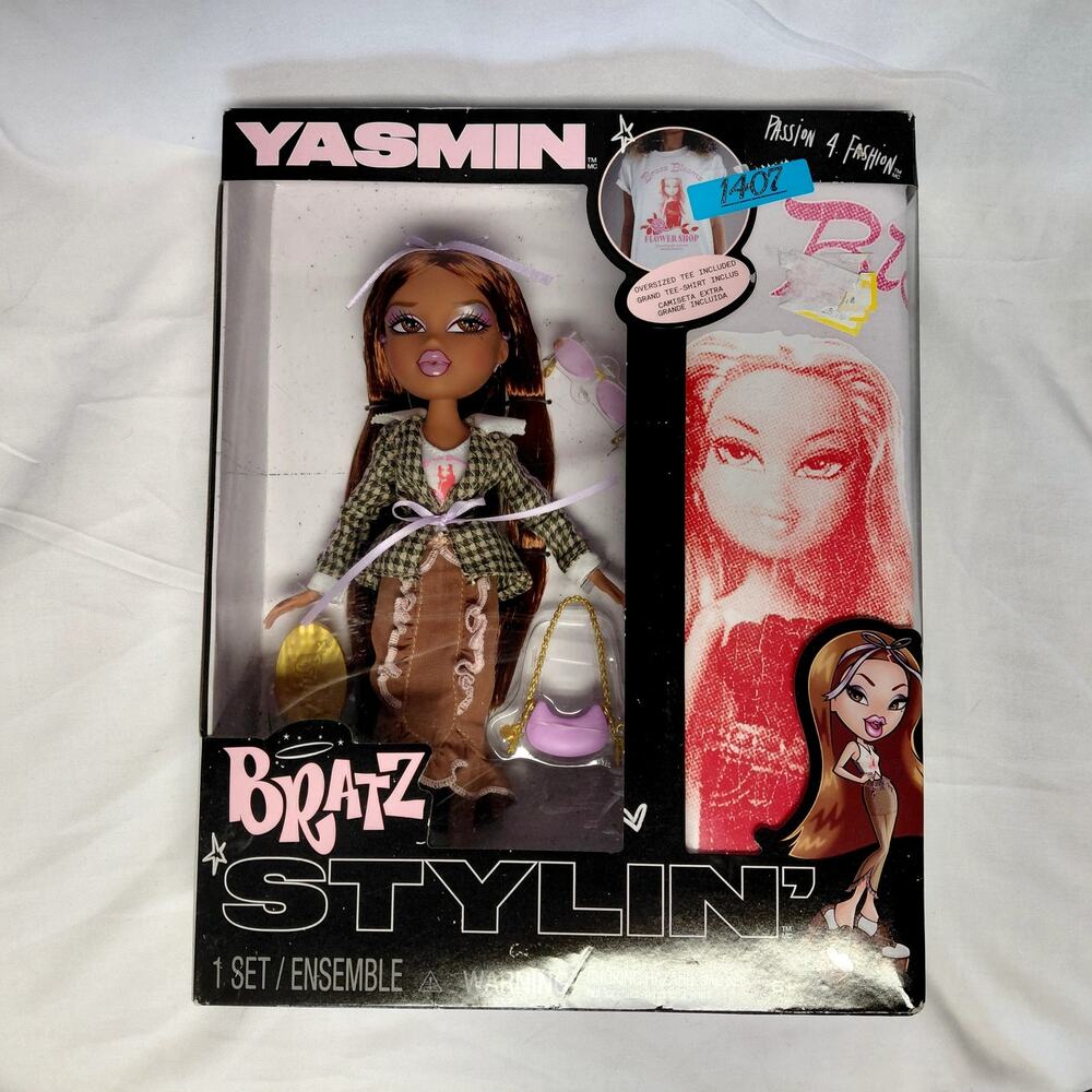 Bratz Stylin' Yasmin Fashion Doll with Customizable T-Shirt for You NWT